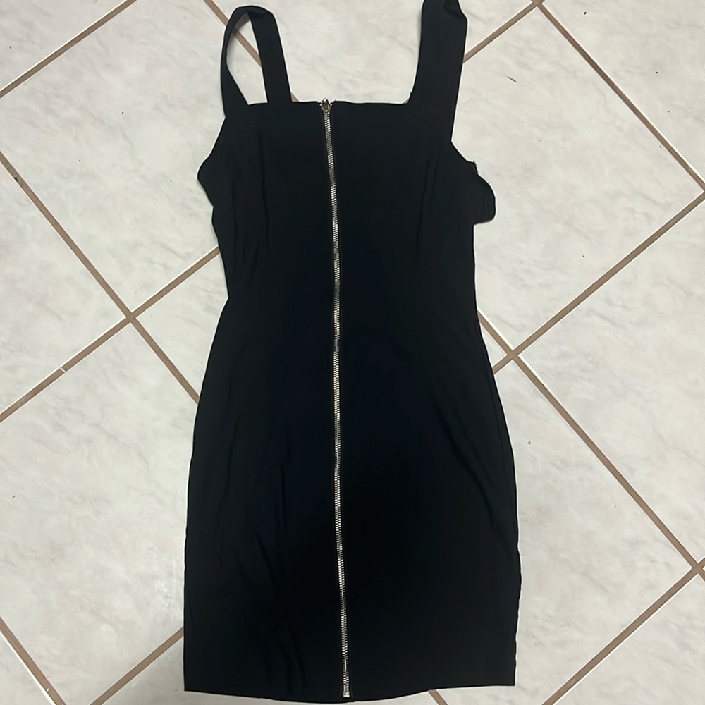 Little black dress with zipper